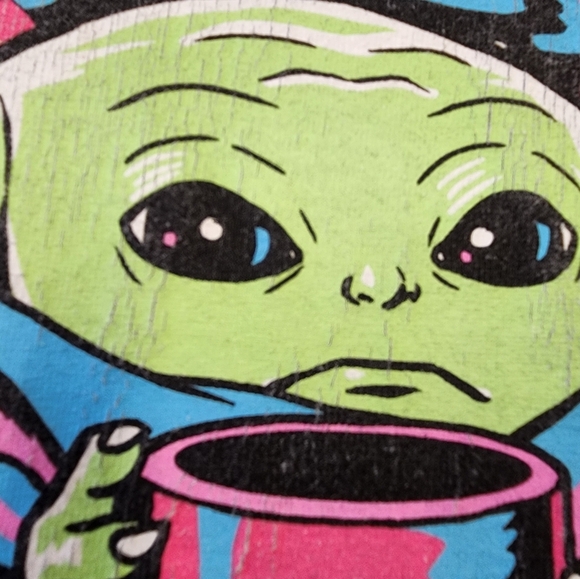 Star Wars Men's Gray T-Shirt with Colorful Yoda Graphic,  sz LG - Picture 9 of 11